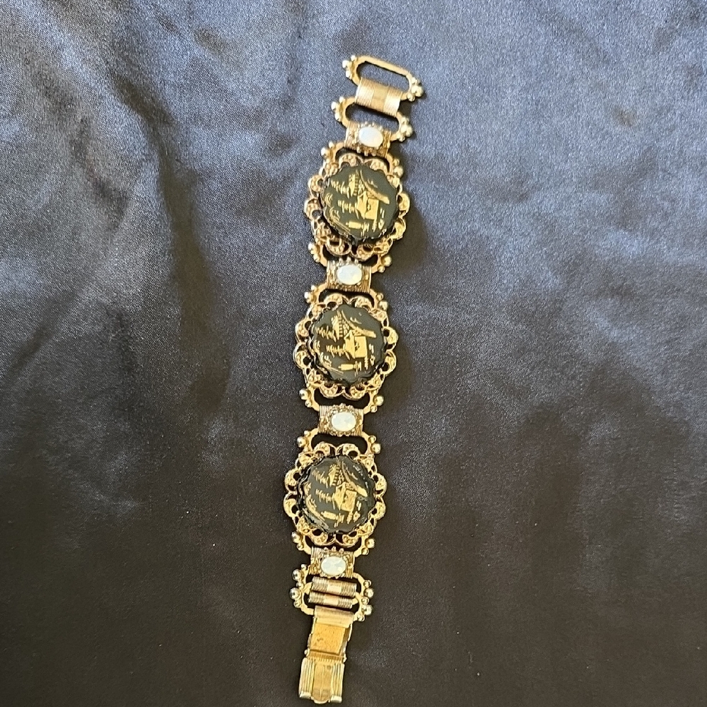 Elegant Gold and Black Women's Bracelet